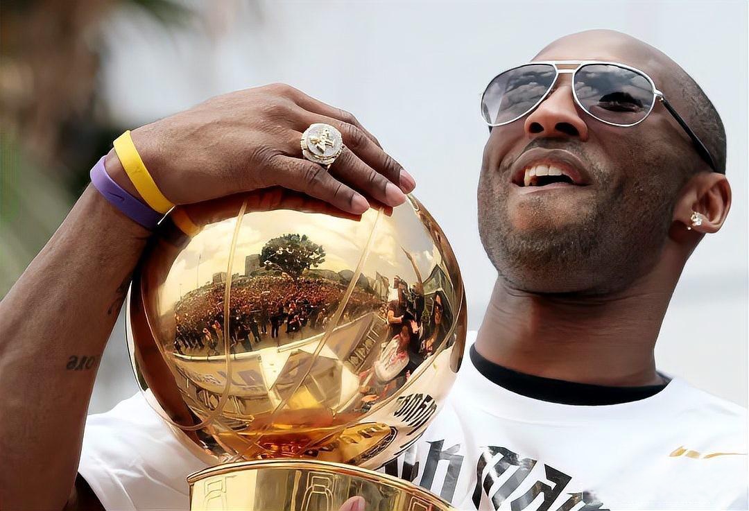 JackeyLove重要时刻夺冠，RNG带队取胜！引发球迷热议(光战队覆面人)