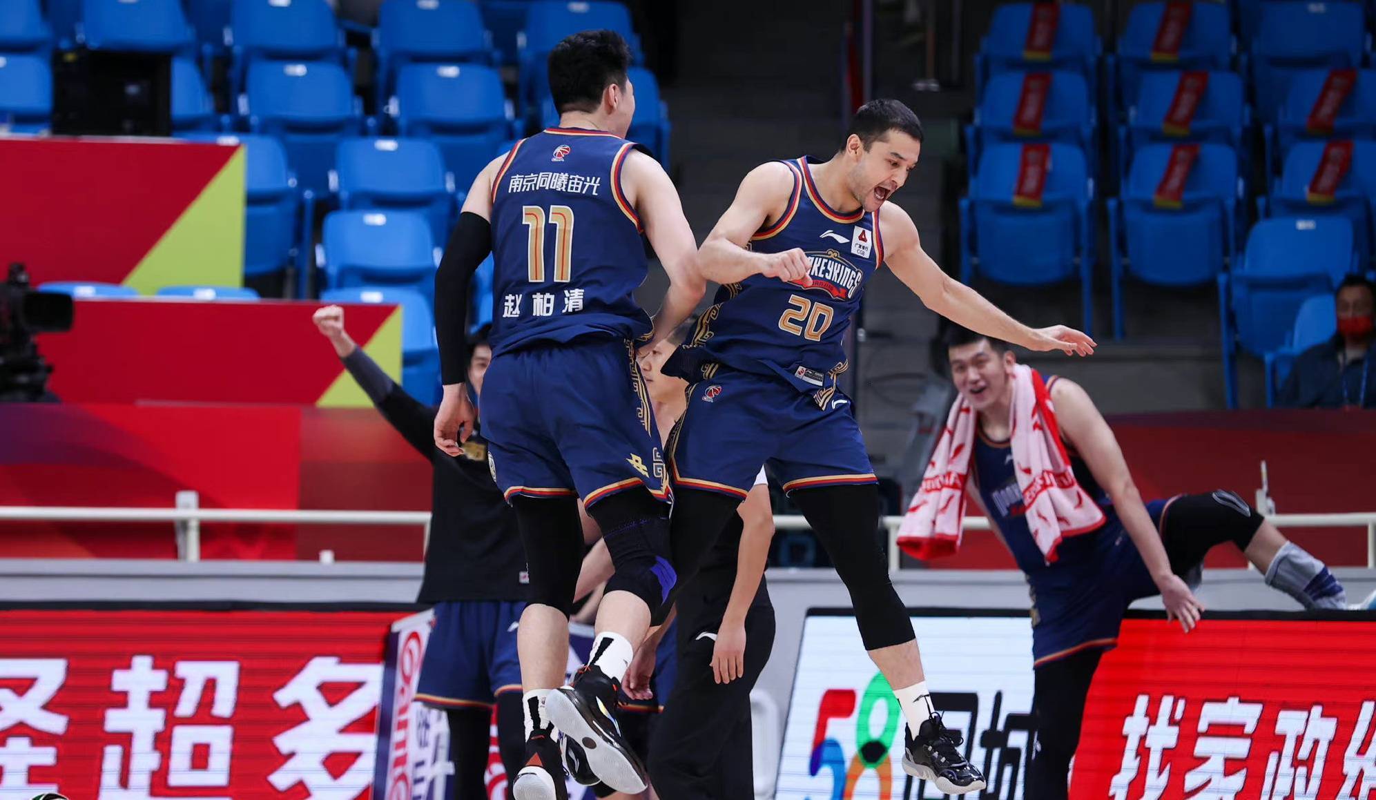 CBA常规赛决赛爆出冷门!利物浦血战菲尼克斯太阳,争冠形势突变 CBA常规赛决赛爆出冷门!利物浦血战菲尼克斯太阳,争冠形势突变